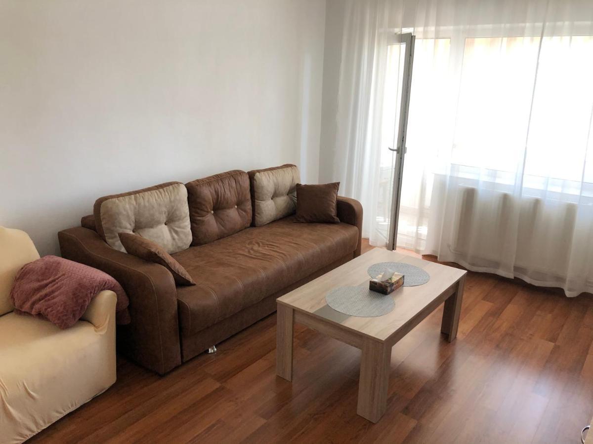 Apartament Targoviste In Regim Hotelier Cu 2 Camere Bagian luar foto