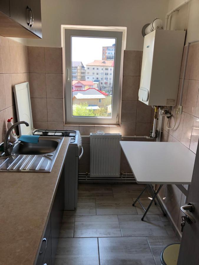 Apartament Targoviste In Regim Hotelier Cu 2 Camere Bagian luar foto