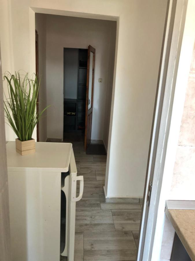 Apartament Targoviste In Regim Hotelier Cu 2 Camere Bagian luar foto