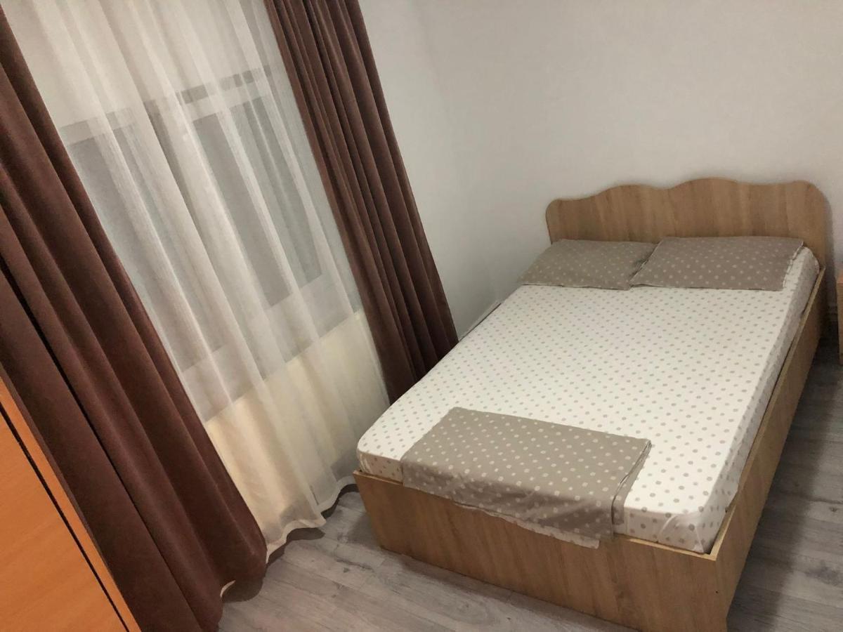 Apartament Targoviste In Regim Hotelier Cu 2 Camere Bagian luar foto