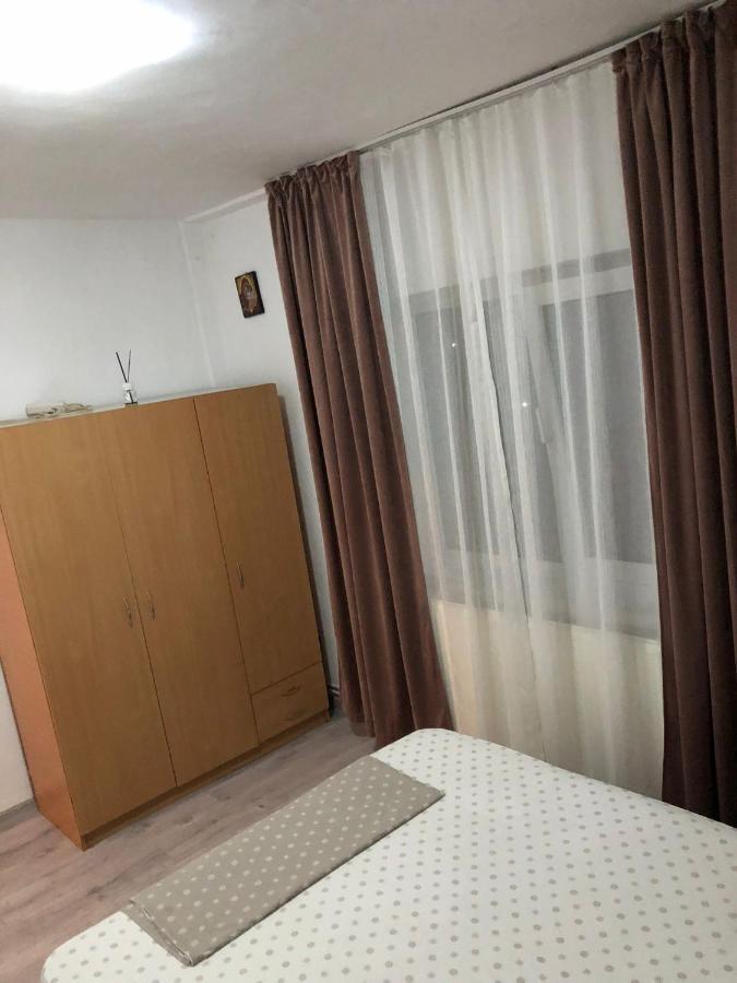 Apartament Targoviste In Regim Hotelier Cu 2 Camere Bagian luar foto