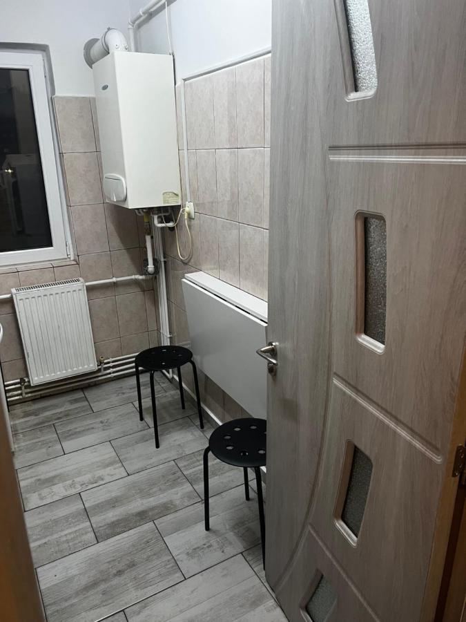 Apartament Targoviste In Regim Hotelier Cu 2 Camere Bagian luar foto